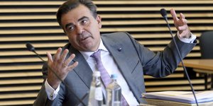 Μαργαρίτης Σχοινάς γερνει ανοιχτα χερια