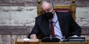 Ο πρόεδρος της Βουλής Κ. Τασούλας στο έδρανο του προεδρείου