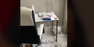 Τι συνέβη όταν μια φοιτήτρια άφησε ανοιχτό το παράθυρο κατά τη διάρκεια χιονοθύελλας