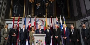 Οι εκπρόσωποι της στρατιωτικής συμμαχίας JEF 