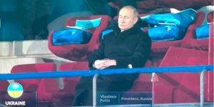 Με κλειστά τα μάτια ο Βλαντιμίρ Πούτιν όταν περνούσε η ουκρανική αποστολή