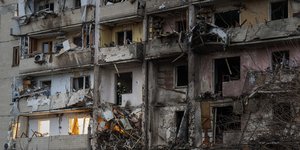 βομβαρδισμενη πολυκατοικια 