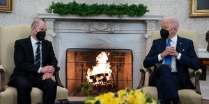 Ο Όλαφ Σολτς με τον πρόεδρο Τζο Μπάιντεν