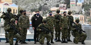 Ο Νίκος Χαρδαλιάς σε περιοδεία του σε ακριτικά νησιά του Αιγαίου