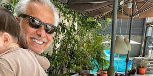 Ο Χάρης Χριστόπουλος με τον γιο του