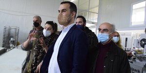 χαριτσης μπεζ μασκα