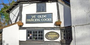 Η παμπ "Ye Olde Fighting Cocks" 