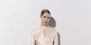 γυναίκα με νυφικό Zara