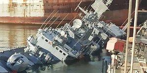 H μισοβυθισμένη ουκρανική φρεγάτα Hetman Sahaidachny 