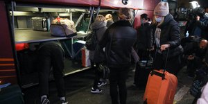 Αφιξη Ουκρανών με πούλμαν