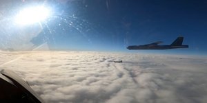 Αμερικάνικο B-52 σε άσκηση με ελληνικά F-16