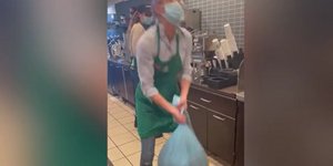 Η τρελή τούμπα μιας barista που προσπαθεί να σηκώσει μια βαριά τσάντα