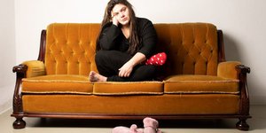 Μπαρκα μουσταρδι καναπες 