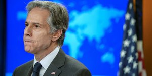 Αντονι Μπλινκεν σφιγμένα χείλη 