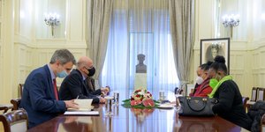 Συνάντηση Δένδια με πρέσβη  Αφρικής