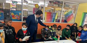 Το Μαξίμου έστειλε εκπαιδευτικό υλικό σε Κέντρο Ημέρας για κοινωνικά αποκλεισμένα παιδιά και νέους