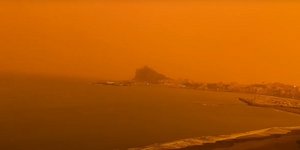 Απόκοσμο σκηνικό με τον πορτοκαλί ουρανό στην Ισπανία