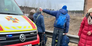 Κάτοικοι του Κιέβου και προαστίων φυγαδεύονται όπως-όπως, ενώ οι ρωσικές δυνάμεις σφίγγουν τον κλοιό