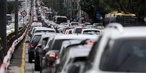 κίνηση στους δρόμους 