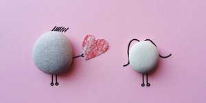 πέτρες με σχέδιο καρδούλα