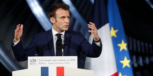 Ο Εμανουέλ Μακρόν στο βήμα 