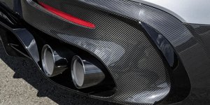 εξάτμιση αυτοκινήτου 