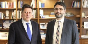 Ο Μιλτιάδης Βαρβιτσιώτης με τον Μανώλη Ανδρουλάκη