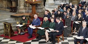 1.800 άτομα δίνουν το «παρών» στο μνημόσυνο του πρίγκιπα Φίλιππου