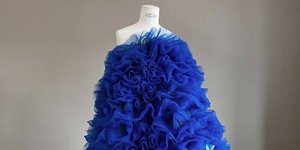 Νυφικό στα χρώματα της ουκρανικής σημαίας από τον οίκο μόδας Milla Nova