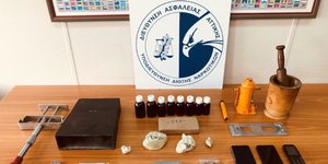 συλλήψεις για προμήθεια, αποθήκευση, νόθευση και περαιτέρω διακίνηση ποσοτήτων ηρωίνης, υγρής μεθαδόνης και ακατέργαστης κάνναβης στην ευρύτερη περιοχή των βορείων προαστίων