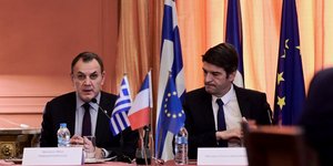 Ο υπουργός Εθνικής Άμυνας με τον Γάλλο Πρέσβη