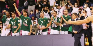 Ο πάγκος του Παναθηναϊκού στον τελικό του Κυπέλλου με τον Ολυμπιακό