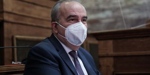 Παπαθανάσης μασκα βουλη