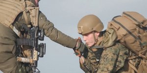 Πεζοναύτες καταφθάνουν στη Νορβηγία για τη μεγάλη άσκηση του ΝΑΤΟ