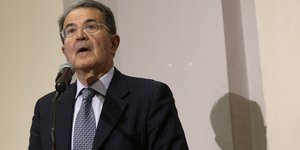 Ρομάνο Πρόντι μισανοιχτο στομα