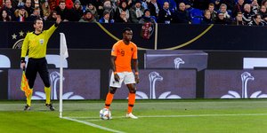 Ο Κουίνσι Πρόμες με την εθνική Ολλανδίας