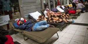 Ουκρανοί μιλούν στο iefimerida για το δράμα τους / Φωτογραφίες: Μαρία Χουρδάρη / iefimerida.gr