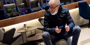 Ο Ρομάν Αμπράμοβιτς στο αεροδρόμιο του Τελ Αβίβ