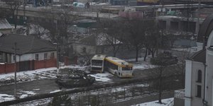 Ρωσικό τανκ στα προάστια της Μαριούπολης