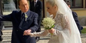 Ο Σίλβιο Μπερλουσκόνι με την Μάρτα Φασίνα