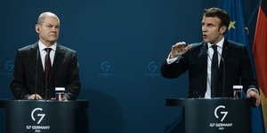 Ολαφ Σολτς, Εμανουέλ Μακρόν