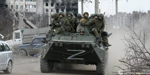 Ρώσοι στρατιώτες σε άρμα μάχης