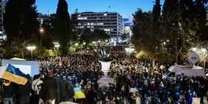 Μεγάλη συγκέντρωση για τον ουκρανικό λαό στο Σύνταγμα