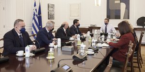 Συνάντηση του Κυριάκου Μητσοτάκη με εκπροσώπους της ελληνικής μειονότητας στην Αλβανία