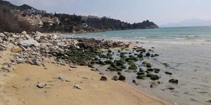 Μέχρι και 30 μέτρα υποχώρησε η θάλασσα σε παραλία της Καβάλας