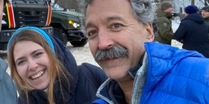 Δύο δημοσιογράφοι, η Ολεξάντρα Κουβσίνοβα και ο Πιέρ Ζακρέβσκι έχασαν τη ζωή τους στην Ουκρανία