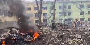 Βομβαρδισμένο νοσοκομείο στη Μαριούπολη