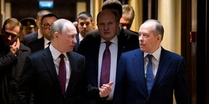 Ο Βλαντιμίρ Πούτιν με τον επικεφαλής της FSB