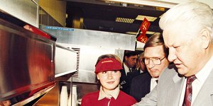 Ο Γέλτσιν στα McDonalds το 1993