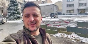 Ο Ζελένσκι ανεβάζει βίντεο στο πολιορκημένο Κίεβο